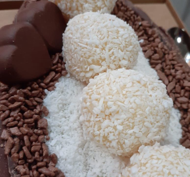 O tradicional docinho de festa também virou ovo nesta versão da Coração Doce.