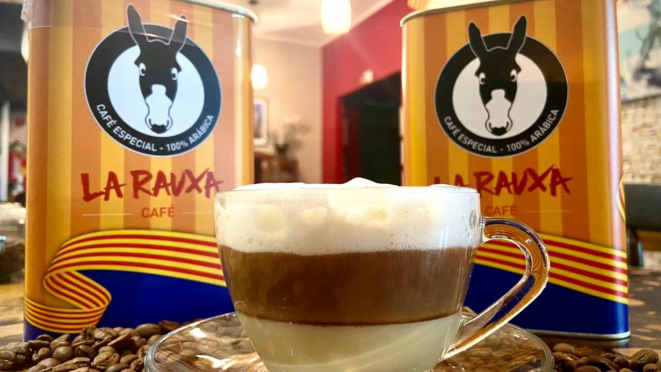 Café de três cores do La Rauxa. Foto: Divulgação