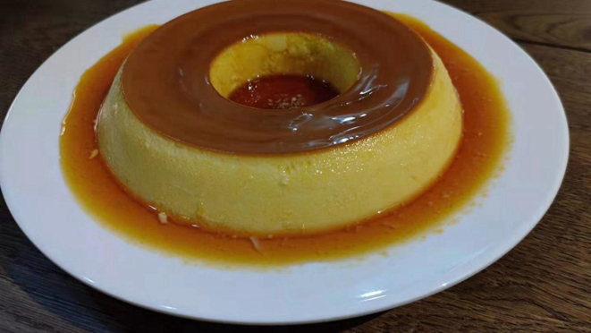 Flavio Minoru desmistifica com todo glamour e propriedade de uma linda imagem que na China dá sim pra fazer um delicioso pudim, com sabor e jeitinho brasileiro. No grupo, além da receita, compartilha os detalhes, nos garante, é possível sim!