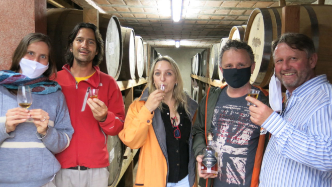 Na Porto Morretes: a chef Rosane com Camila Simas, Luiz Guilherme, Agenor Macari Junior e Fritz Kliewer.
