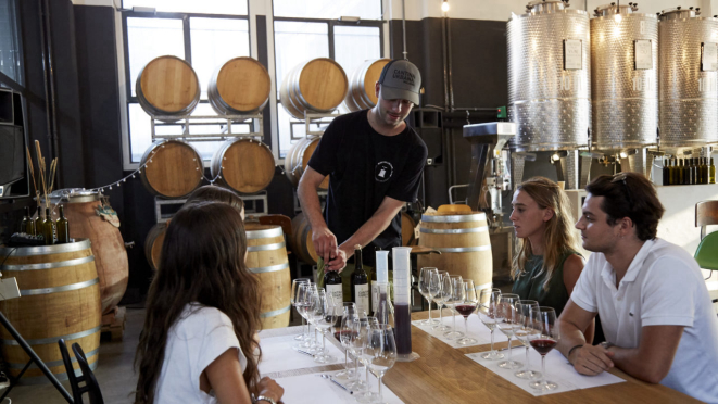 O cliente escolhe as bases e personaliza a própria produção