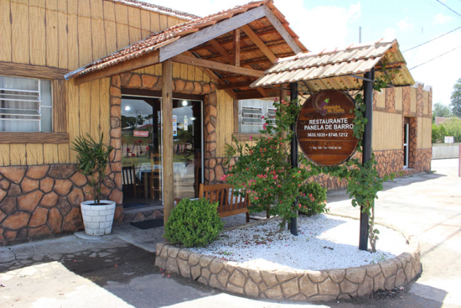 Restaurante Panela de Barro.