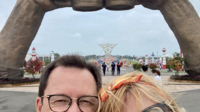 Em grandes grupos ou solitários, adultos e crianças, todos encontram como se divertir neste recanto de atrações para todas as idades. Um passeio imperdível, divertido, de dia ou a noite.