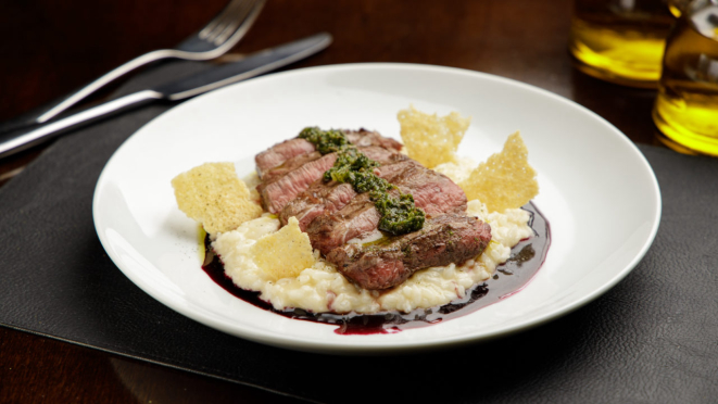 Risoto porteño com Flat Iron Steak, do Pobre Juan. Foto: Fernando Zequinão.