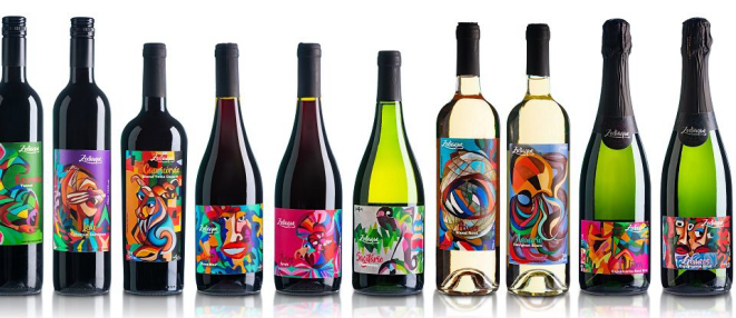 Portus Cale lança coleção de vinhos com sabores característicos e arte nos rótulos específicos para cada signo do zodíaco.