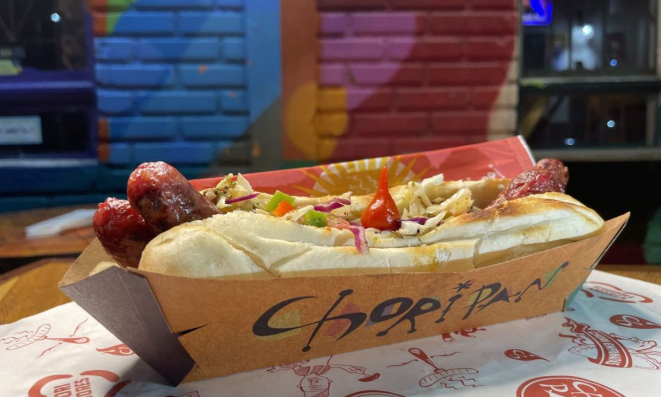 O choripan com linguiça bovina.