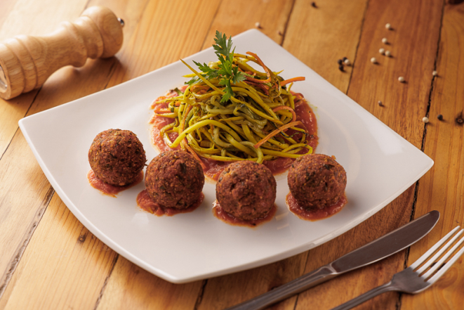 Spaghetti vegano de legumes, do Veg e Lev.