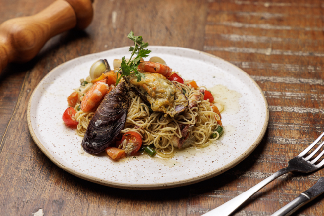 Frutti di Mare com Capellini, no Anarco Restaurante do Mercado Municipal.