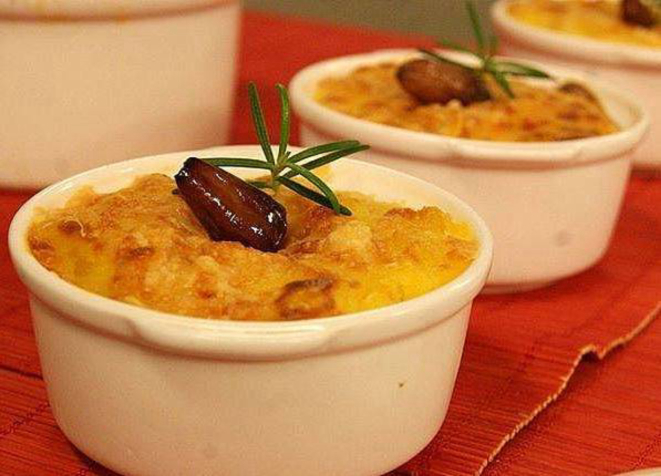 Escondidinho de pinhão, prato de outono e inverno no Jipe Bar.