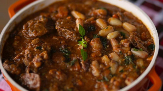 Língua ao molho com pinhão: prato d Chácara das Vaquinhas para o 2.º Festival do Pinhão das Rotas das Colônias.