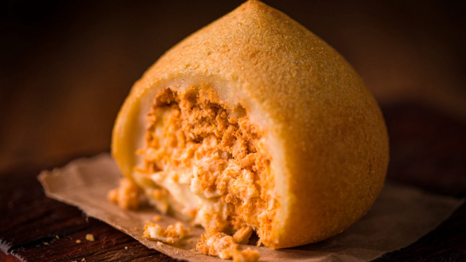 Coxinha com requeijão, Posto Pelanda.