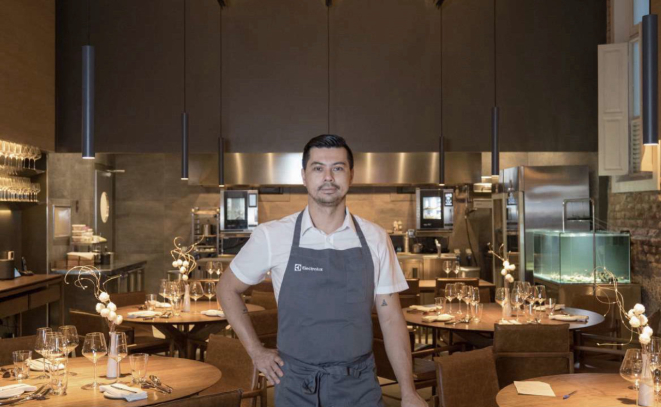 Oteque, no Rio de Janeiro, tem apenas seis mesas, bem menor do que o restaurante que o chef abrirá em Londres, onde estudou e começou sua carreira. Foto divulgação.