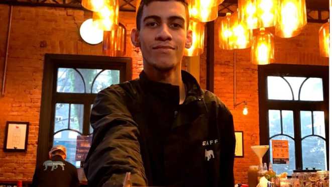 Alexandro Miranda, bartender do We Are Bastards Pub, venceu competição com seu Tropical Coco.