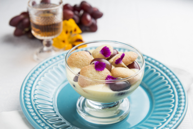 Zabaione com uvas e amaretti, do Pescara Cucina Italiana.