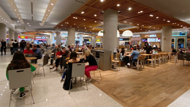 Praça de Alimentação do Shopping Mueller.