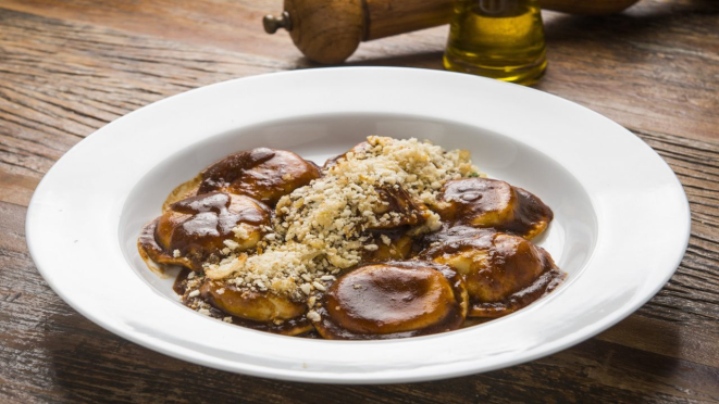 Ravioli de cordeiro, opção de prato principal do jantar da Cantina Famiglia Fadanelli.