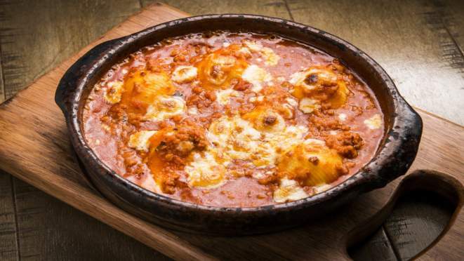 Conchiglia quatro queijos com molho ragu, opção do almoço e jantar do Barolo Trattoria (Silva Jardim e ParkShoppingBarigüi).