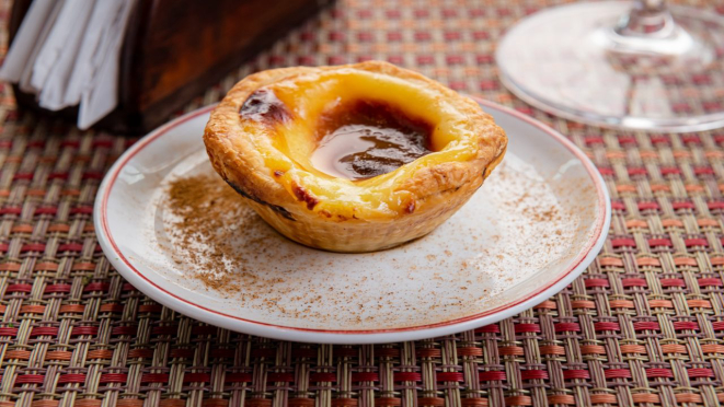 Pastel de Belém, sobremesa oferecida no jantar da Osteria da Paz.