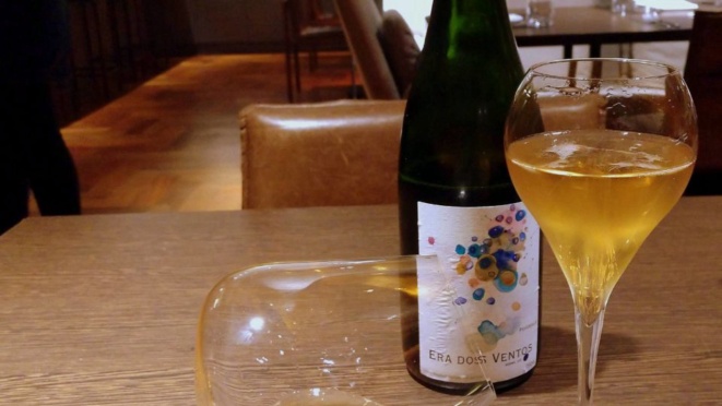 O espumante laranja Era dos Ventos, o primeiro produto da vinícola que tive o prazer de conhecer.