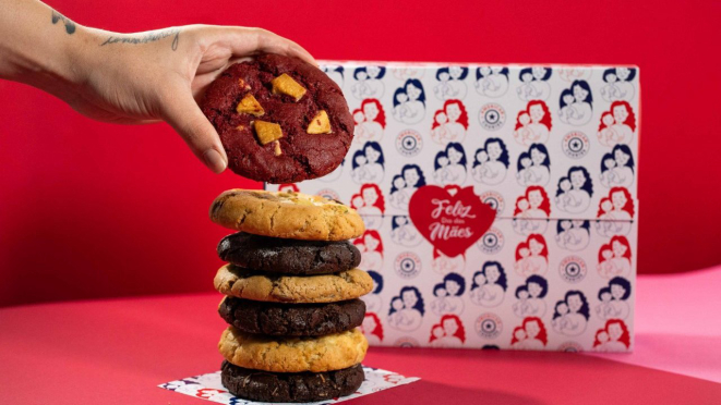 Combo especial para o Dia das Mães, promoção "compre 6 e leve 7 cookies".