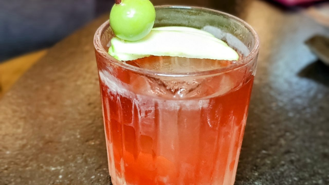 Cardinali twist, coquetel inspirado no Negroni.