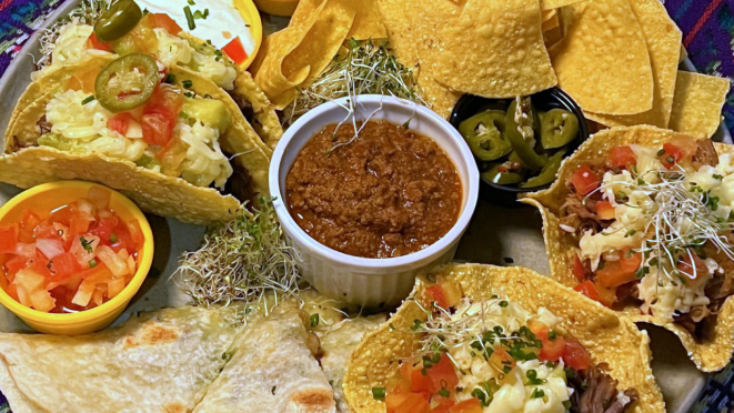 O Combo Taco combina quatro dos pratos mais pedidos do restaurante Taco El Pancho.