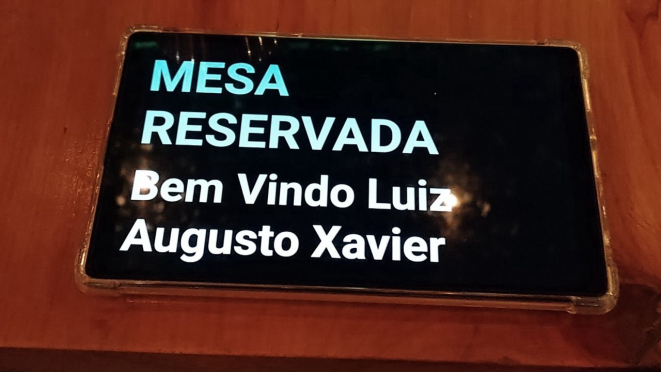 As boas vindas já na mesa, no tablet, que servirá para os pedidos descomplicados.