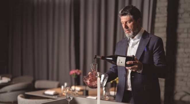 O sommelier Vinícius Chupil, do Duq Gastronomia, recomenda vinhos específicos para harmonizar com as trufas.