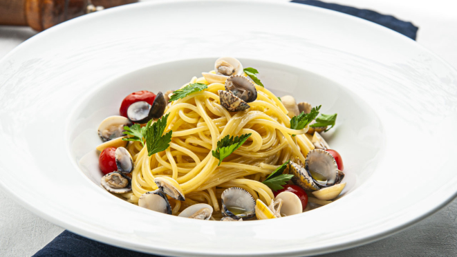 No Pescara Cucina o prato principal no almoço é massa grano duro, vôngoles e vinho branco. O restaurante também tem opções com frutos do mar no jantar.