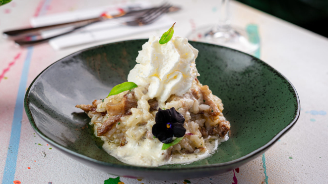 O Donna Taça tem no prato principal o risoto de costela bovina com espuma de parmesão.