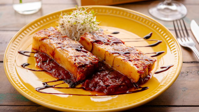 No Parma Bistrô, lasanha de cupim com queijo da canastra e smoked sauce.