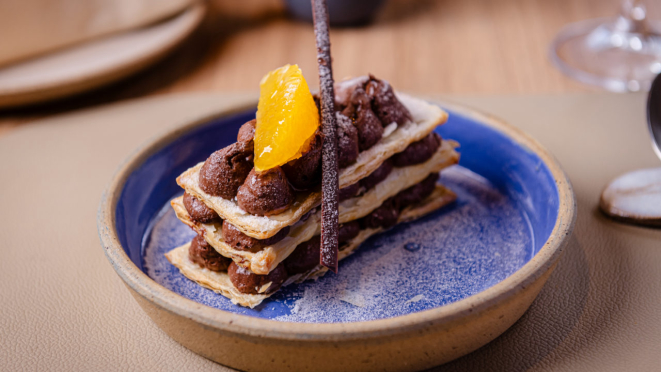 Mil folhas de chocolate com laranja do Koré Qoya.