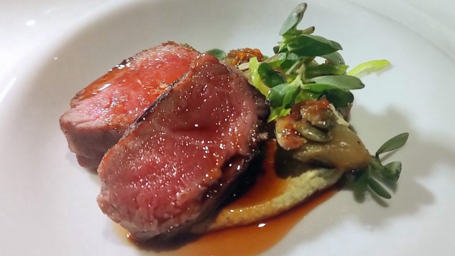 Cordeiro | Pistache | Picles de pepino.