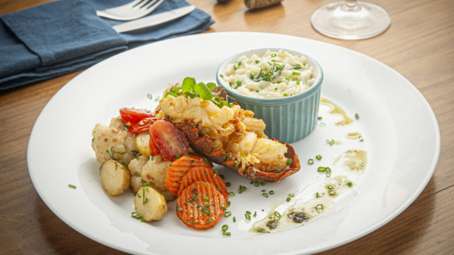 O Bar do Victor serve cavaquinha com legumes, arroz cremoso e pesto de agrião.