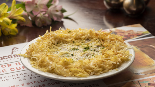 O restaurante abre na segunda-feira das 11h30 às 15h e das 17h às 22h30.