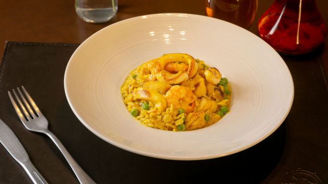 O Chiwawa traz arroz de frutos do mar levemente temperado com pesto de coentro, leite de coco e açafrão da terra. O restaurante tem outras opções com frutos do mar.