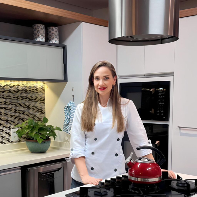 "O perfeito não existe, mas uma alimentação saudável não precisa ser perfeita. O que toda mudança requer é esforço e um pouco de dedicação", chef Maria Carolina Bracalhão.