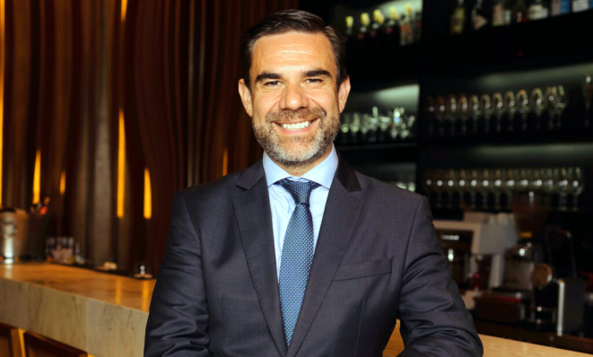 Ronaldo Bohnenstenghel, sócio e gestor do restaurante La Varenne, que está completando 10 anos. | Foto: Larissa Sene