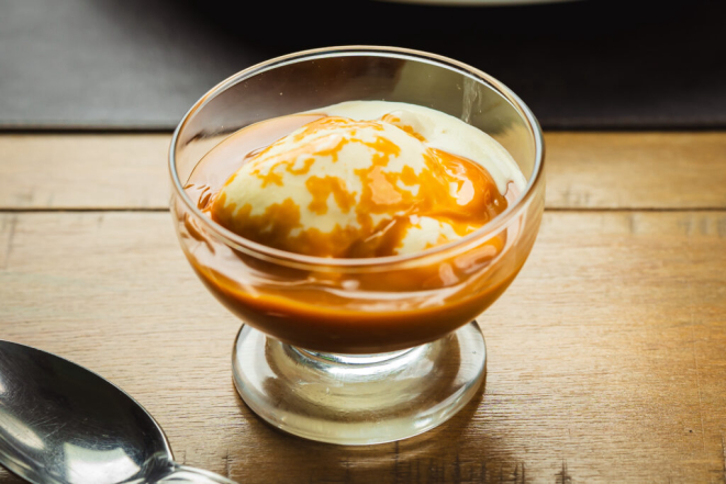 Sorvete de creme com calda doce de leite, do Barolo Trattoria ParkShopping Barigui e do Barolo Trattoria Silva Jardim. Foto: Priscilla Fiedler