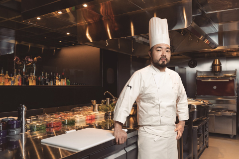 "Um olhar atento à necessidade do cliente". 5 perguntas para o Chef 5 Estrelas Felipe Miyake