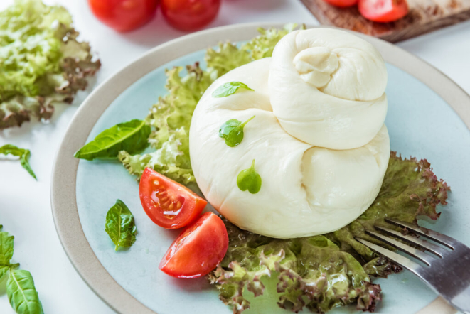 Burrata foi criada na década de 1920, a partir das sobras da produção de mozzarella.