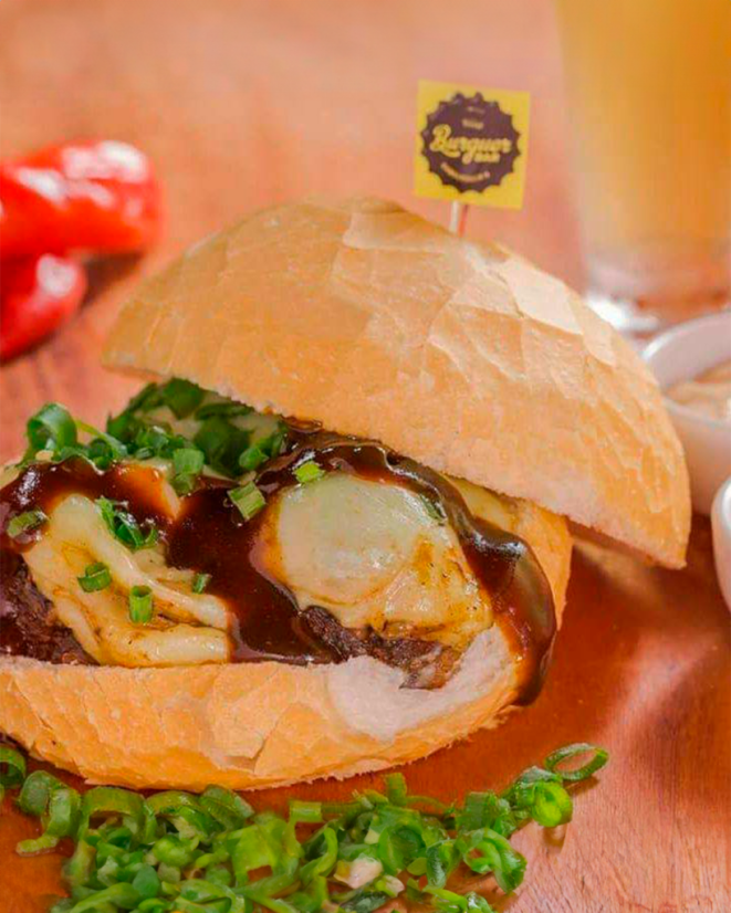 Melhor hamburgueria/sanduicheria de Curitiba