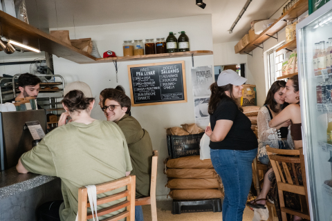 Local Pães e Cafés