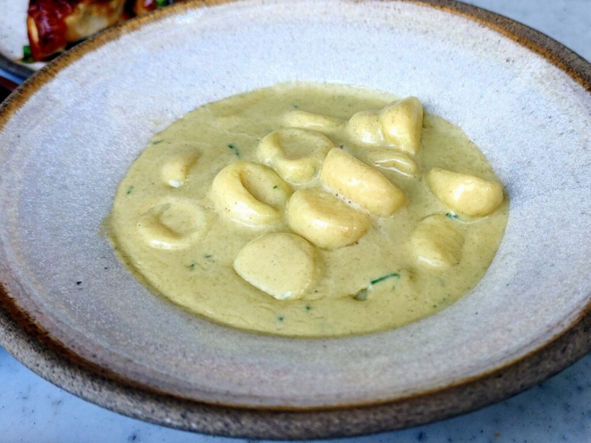 Nhoque ao molho de sálvia tostada. | Foto: Anacreon de Téos