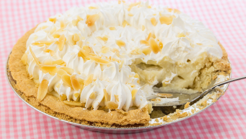 Torta de banana: prepare uma sobremesa saborosa para o dia da fruta mais consumida do Brasil
