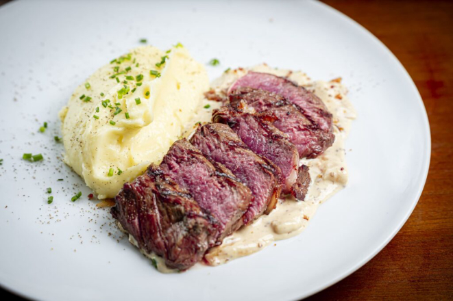 Steak Acebolado do Boi and Beer. Foto: Priscilla Fiedler.