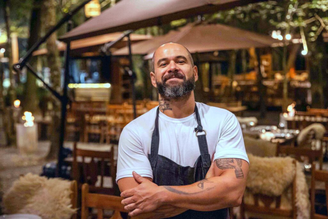 O chef Thiago Abduch está no comando da cozinha do restaurante Maria Eugênia desde a inauguração. | Foto: Kauana Bechtloff