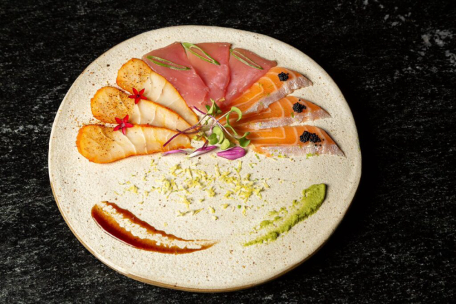 Minitrio Carpaccio, do Balck Sushi Rooftop.