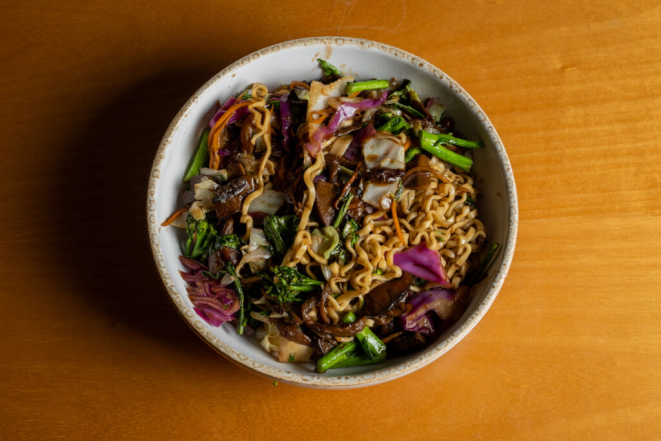 Yakissoba de Cogumelos, do Itadaku Sushi Fusion.