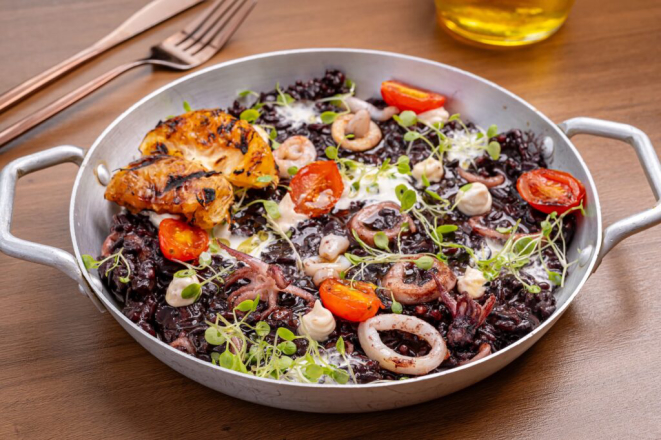 Arroz Negro de Calamares, do Tapa Madre. Foto: Festival Bom Gourmet.